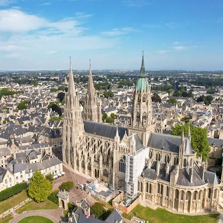 Chant Des Mouettes Maison Renovee Spacieuse Tout Confort Grand Jardin Terrasse Parking 8 Personnes 4 Sdb 5 Wc A 10 Mn A Pied De La Mer Port En Bessin Tous Commerces Restaurants Proche Omaha Beach Exterior foto