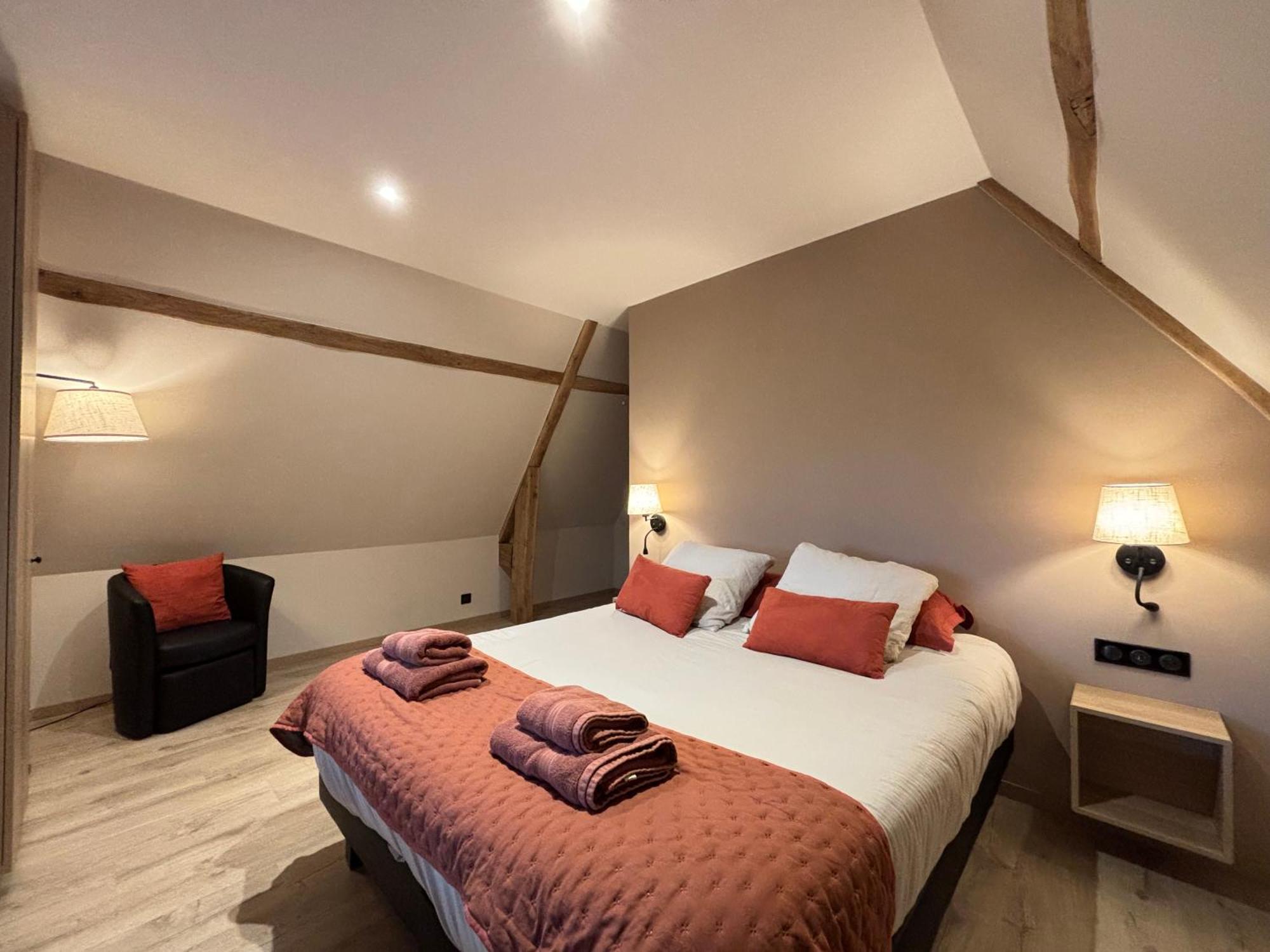 Holiday home Chant Des Mouettes Maison Renovee Spacieuse Confort Grand Jardin Terrasse Parking 8 Personnes 4 Sdb 5 Wc A 10 Mn A Pied De La En Bessin Tous Commerces Restaurants Proche Omaha *